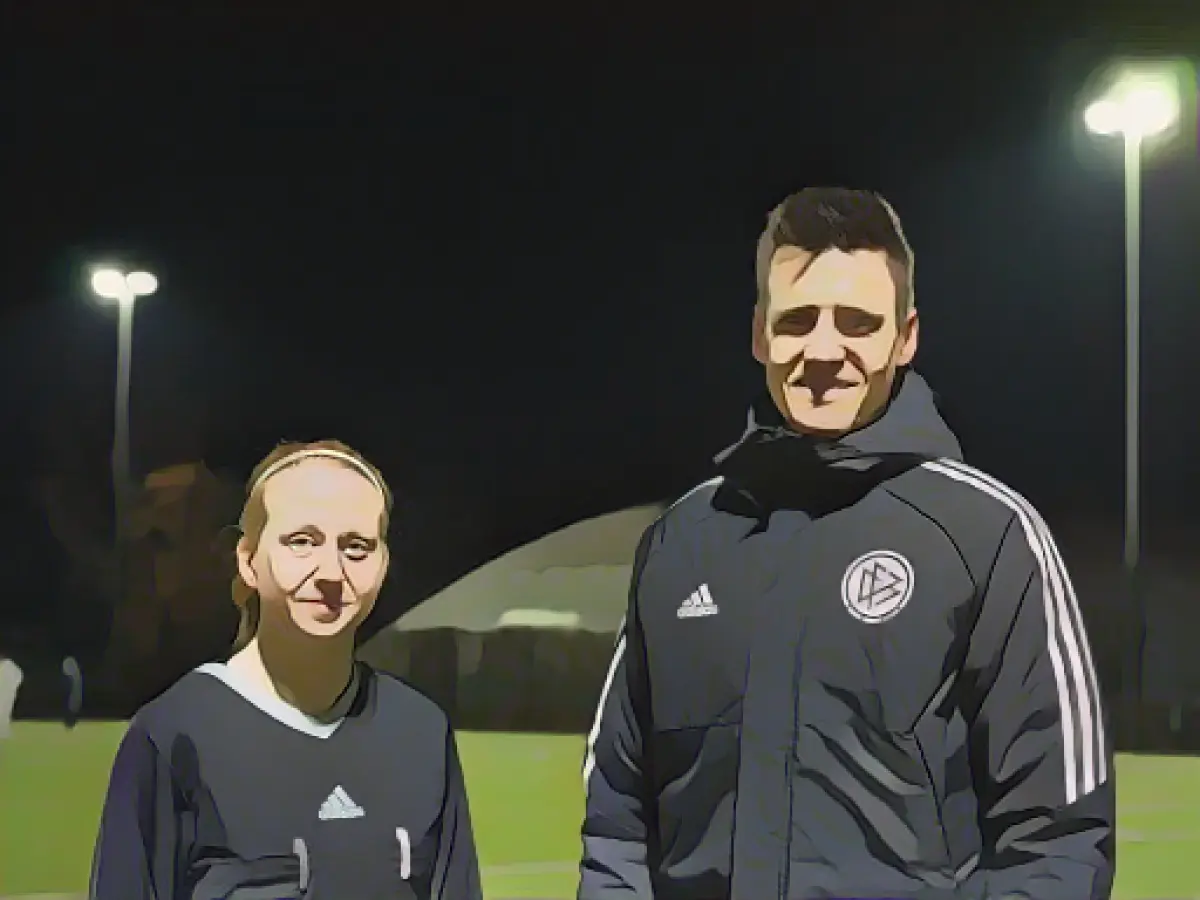 Bundesliga referee Siebert supports young referees