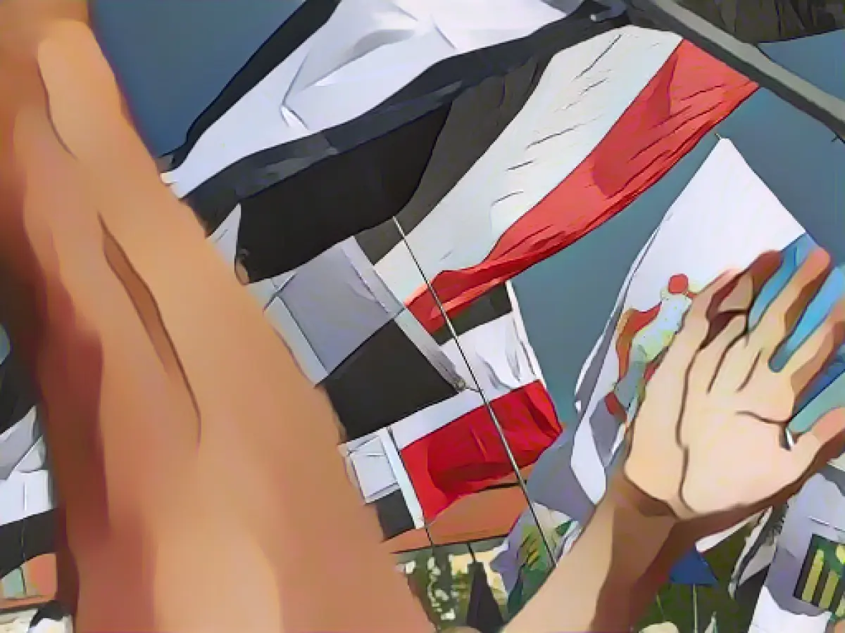 Data carrier and alarm gun found during raid