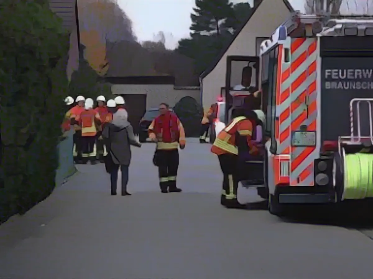 Couple and three dogs suffocate in the house