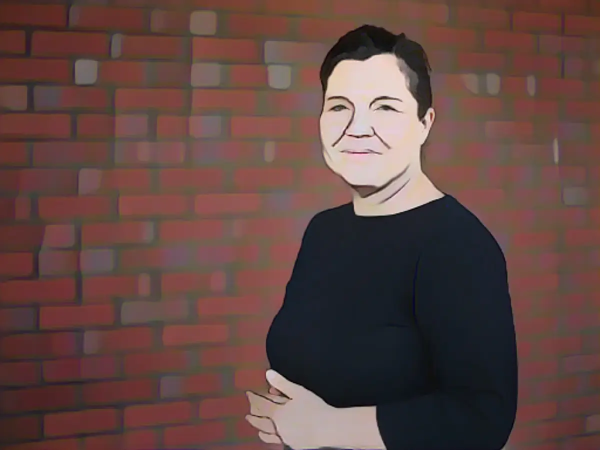 "Fake store finder" to make online shopping safer