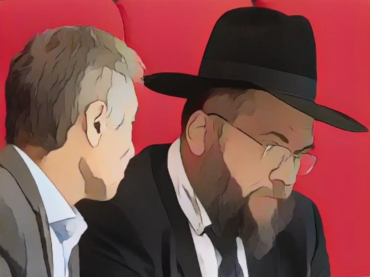 State parliament stands by the side of Jewish people