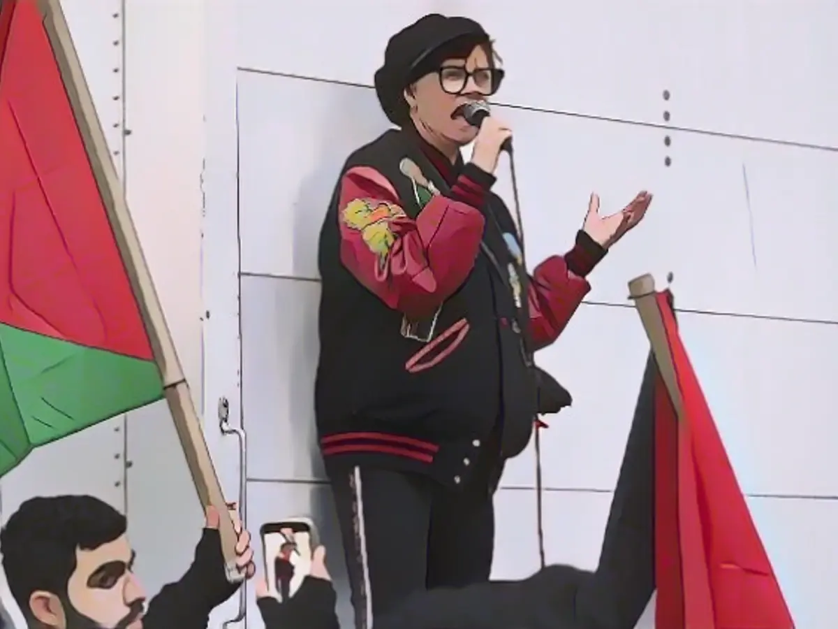 Acting agency fires Susan Sarandon