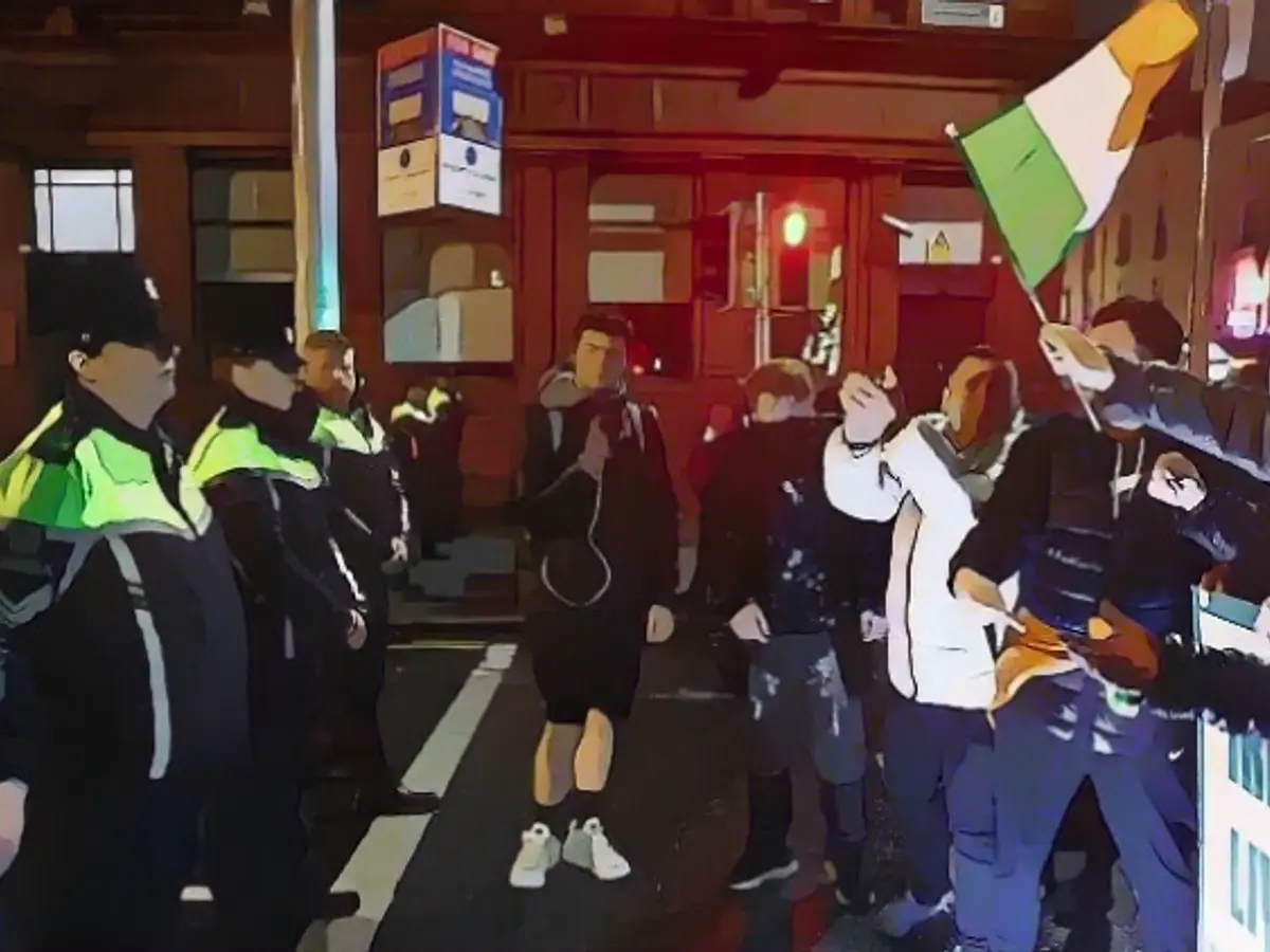 Knife attacker lashes out in Dublin