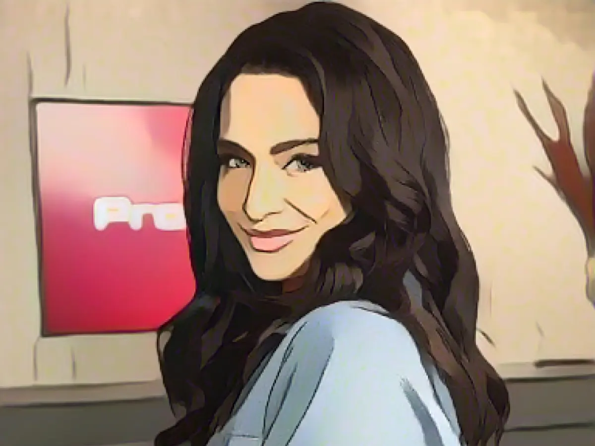 Amira Pocher apologizes to ex-Bachelor