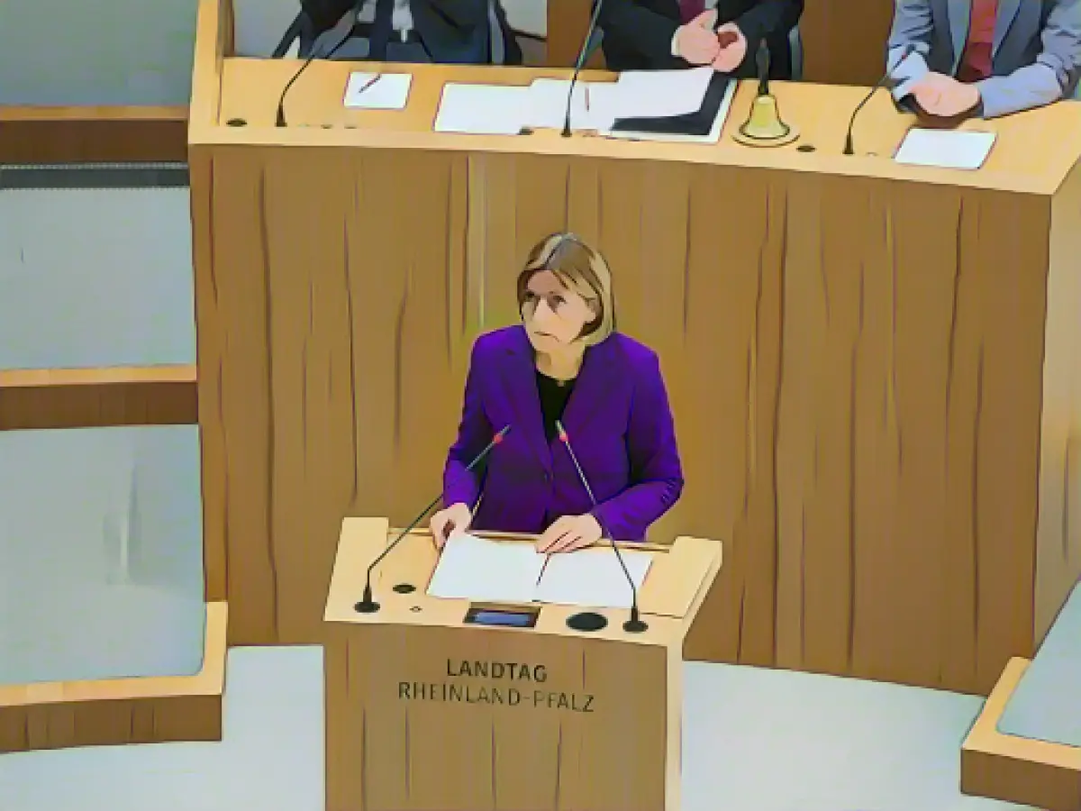 Minister President Dreyer receives Federal Cross of Merit