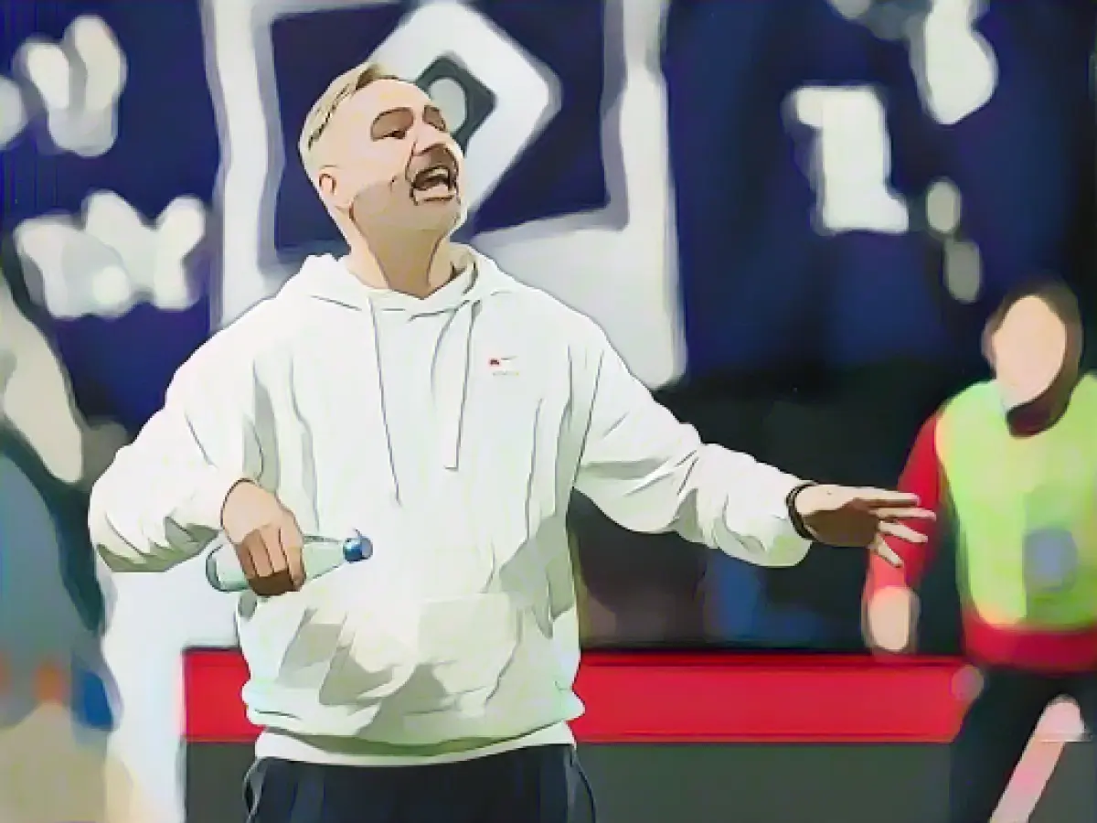 HSV plays against stronger Eintracht from Braunschweig