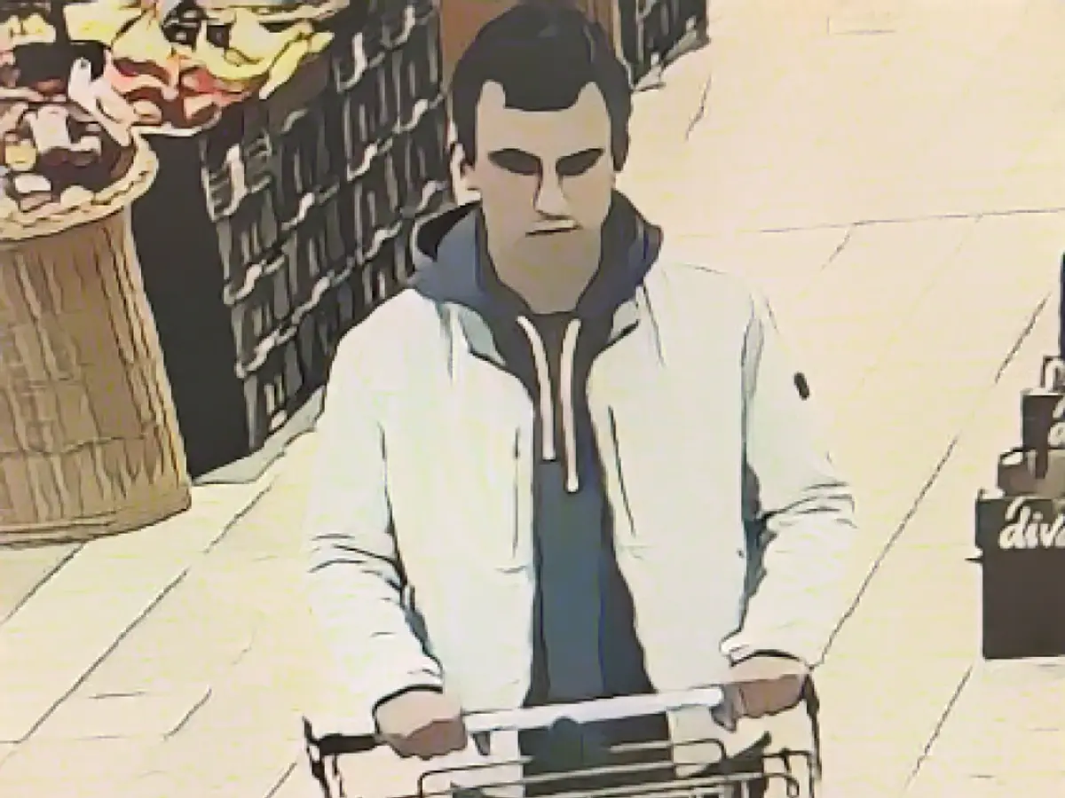 Police on the lookout for this liquor thief