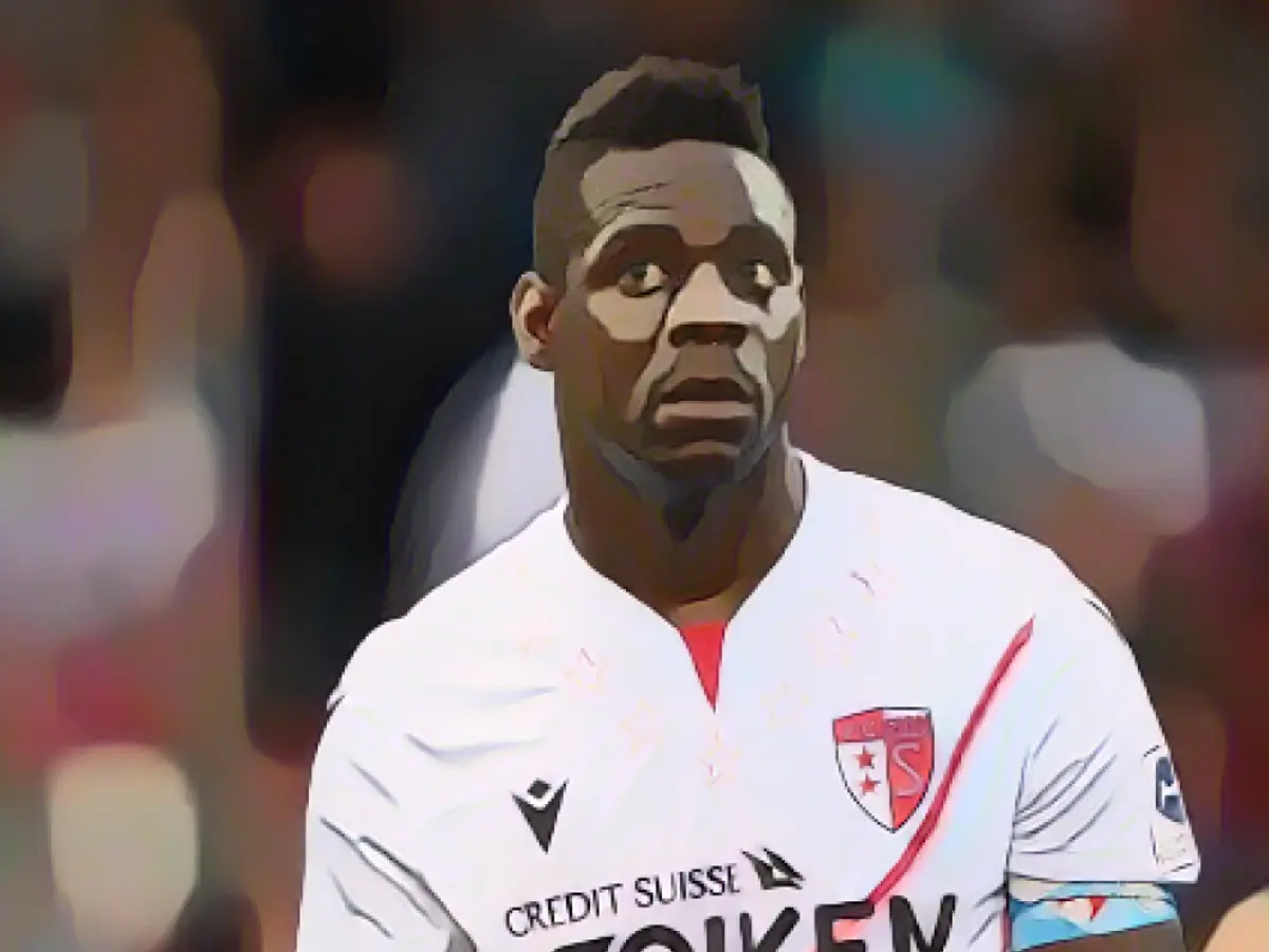 Balotelli wrecks his luxury Audi