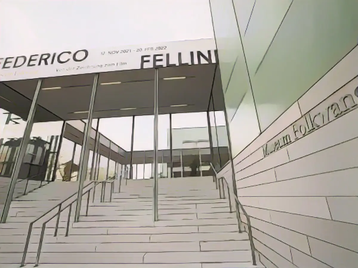 Essen exhibition with empty space after curator disinvitation