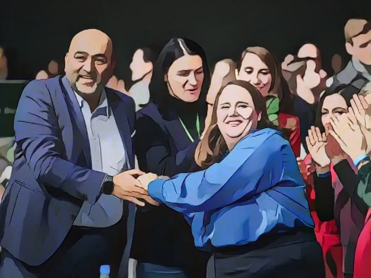 Green Party leader Lang re-elected with 82.3 percent