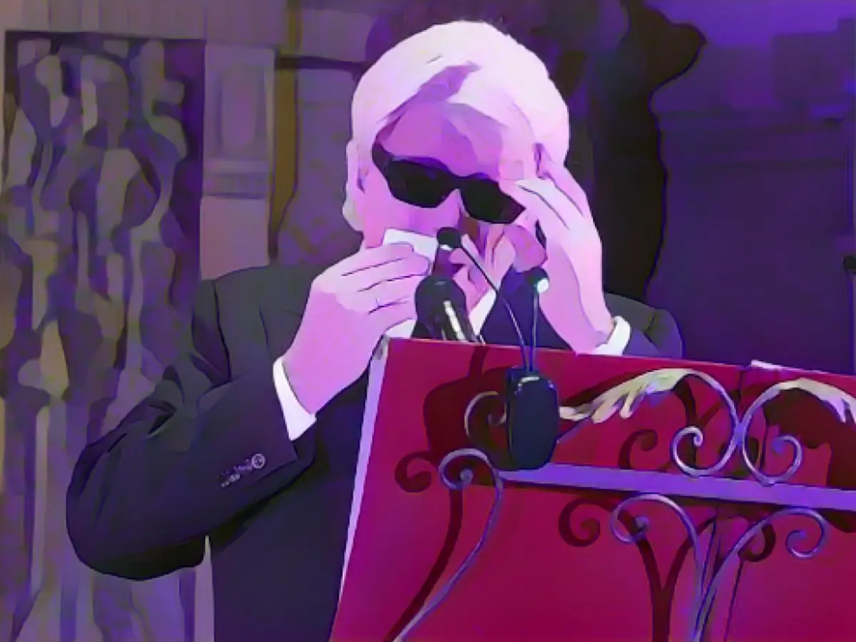 Heino! Tears at the first concert after Hannelore's (†82) death