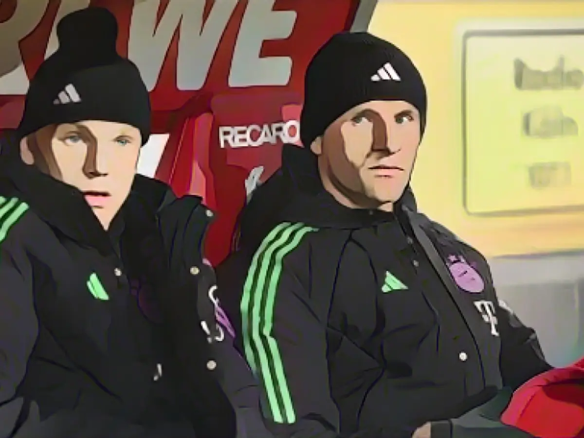 Why did Müller spend 90 minutes on the bench?