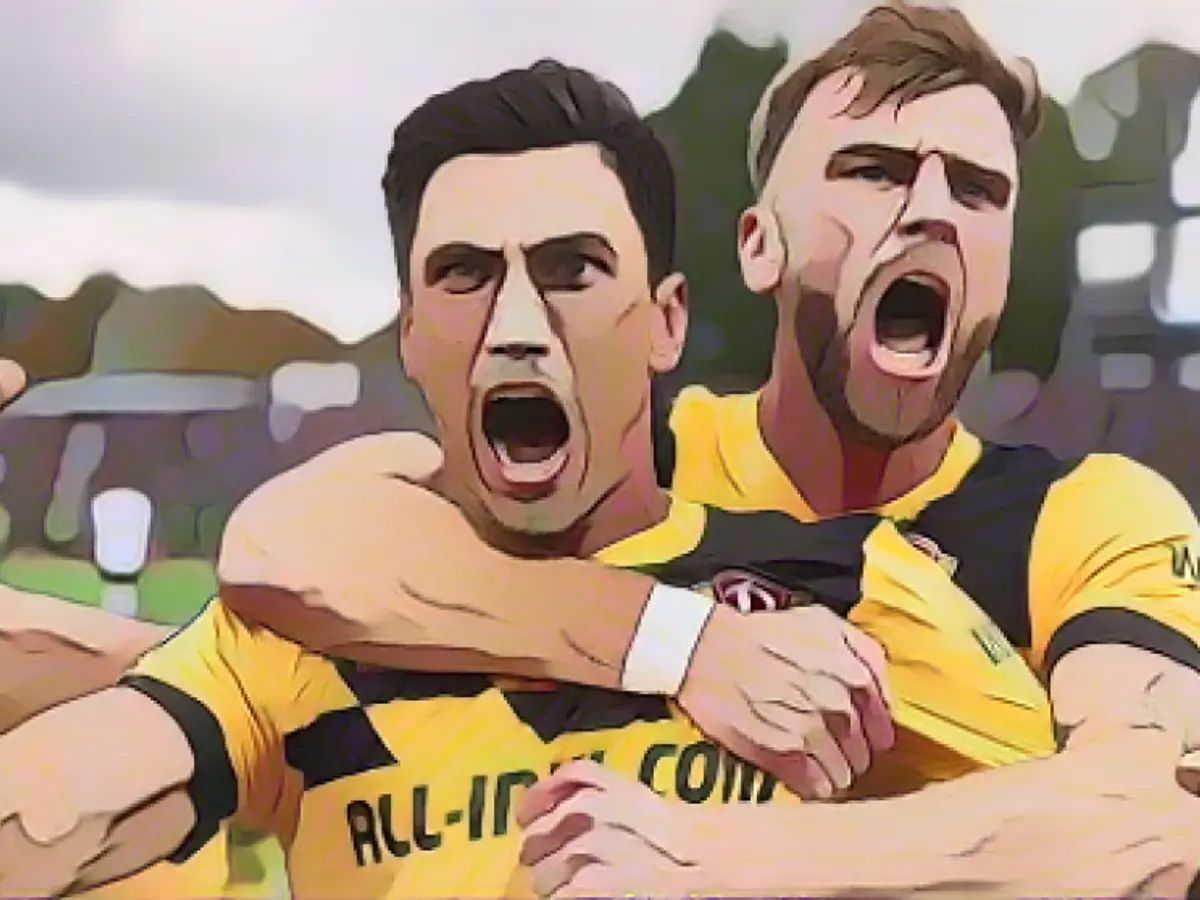 Which cheering streak will last in the third league hit?