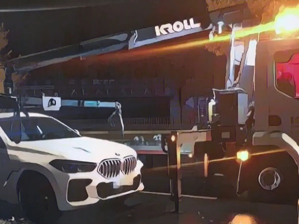 Berlin police pull speeders out of traffic