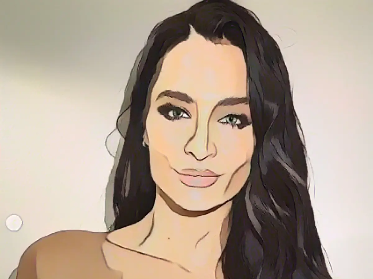 Suddenly it wasn't Amira who sparkled, but YOU