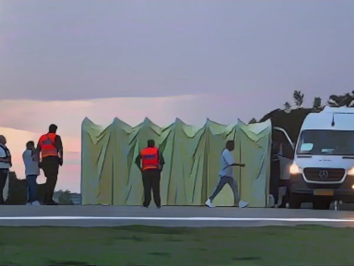 14 Israeli hostages on their way to freedom