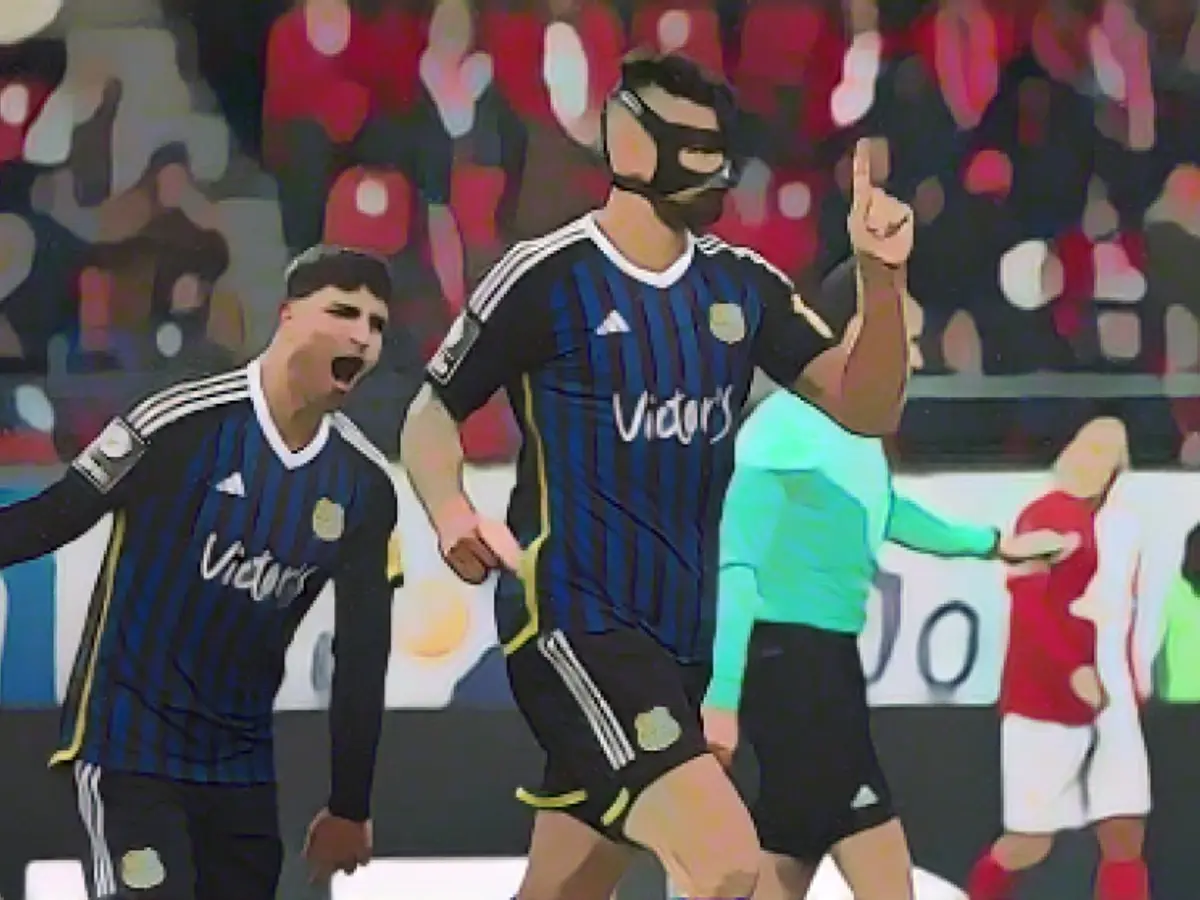 Masked man Brünker heads FCS to victory