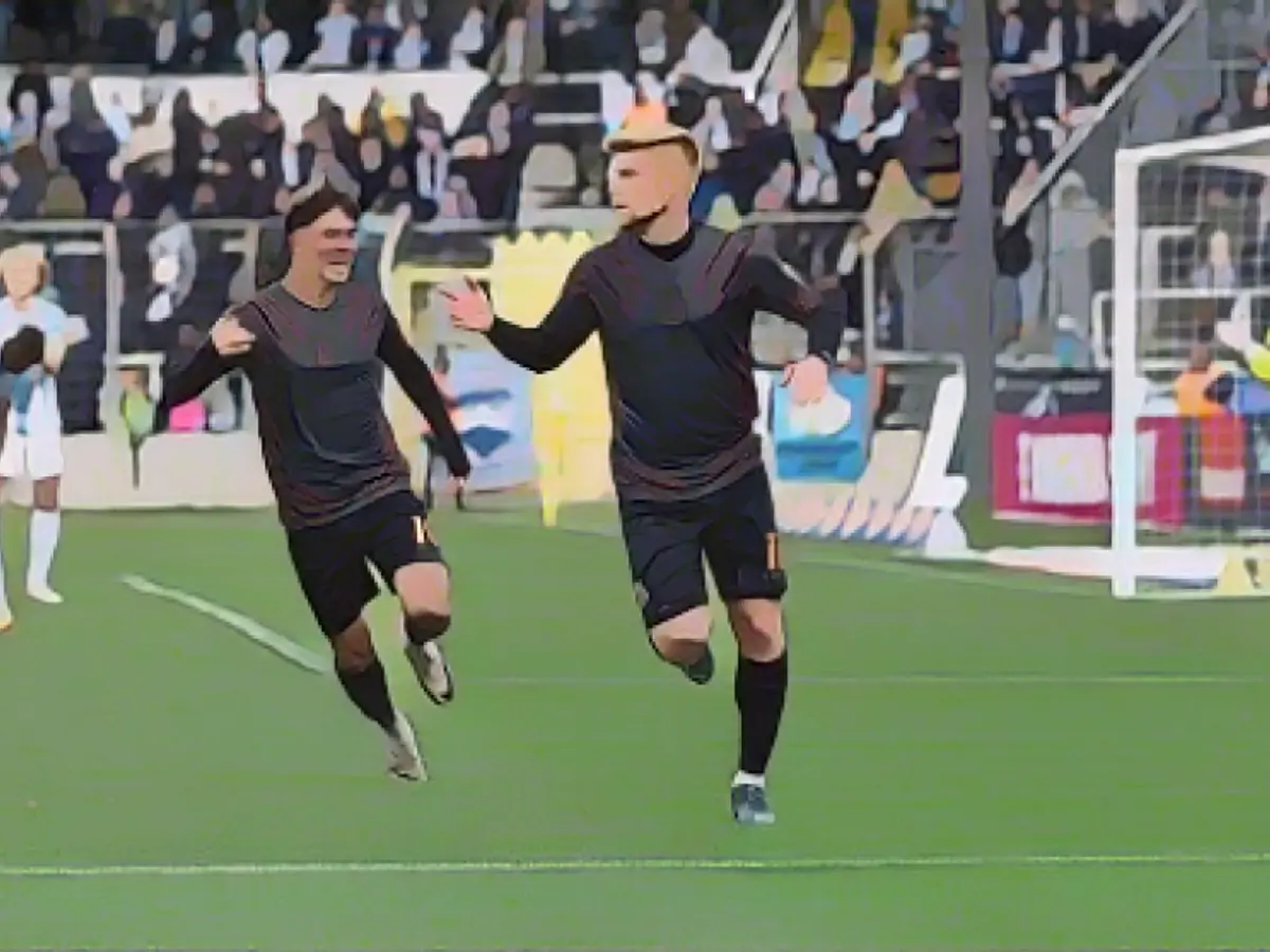 Ex-Lions beat 1860 in derby