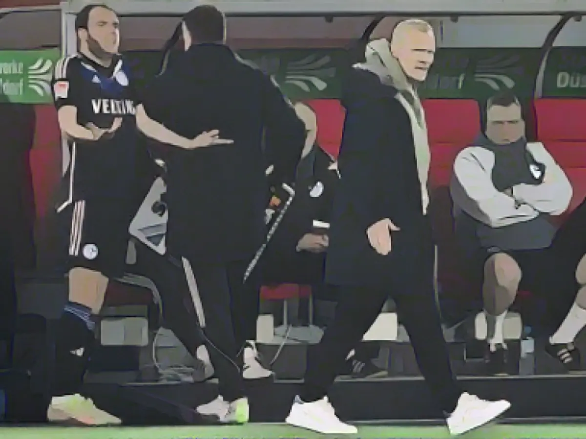 Substitution scandal involving Schalke star!