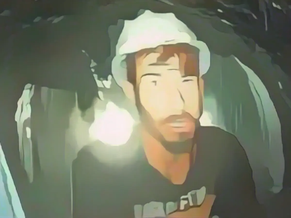 Air force helps to rescue people trapped in tunnels