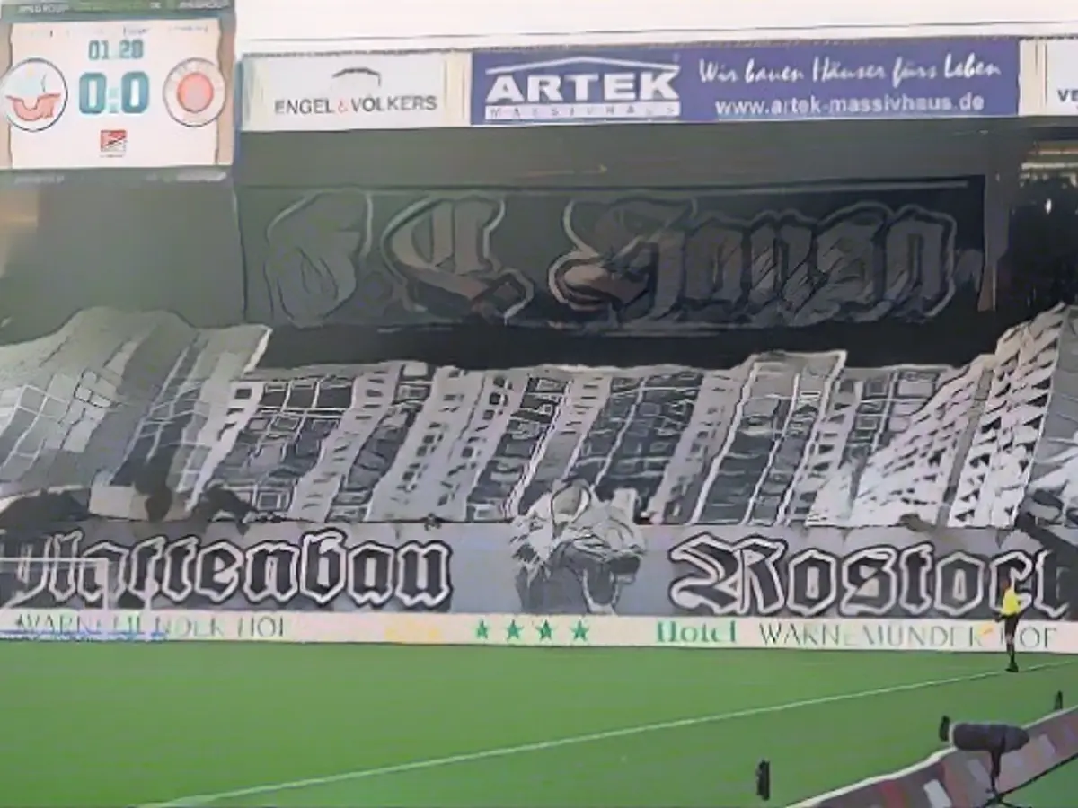 Rostock fans provoke with Lichtenhagen allusion