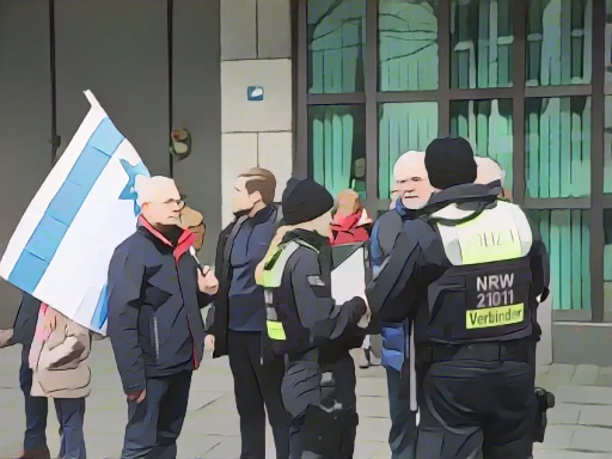 500 people set an example against anti-Semitism