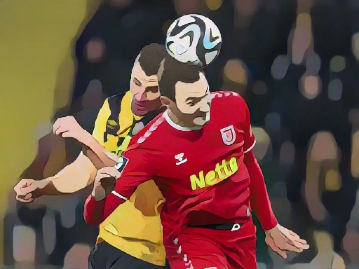 Ballas heads Regensburg to victory at Dynamo Dresden