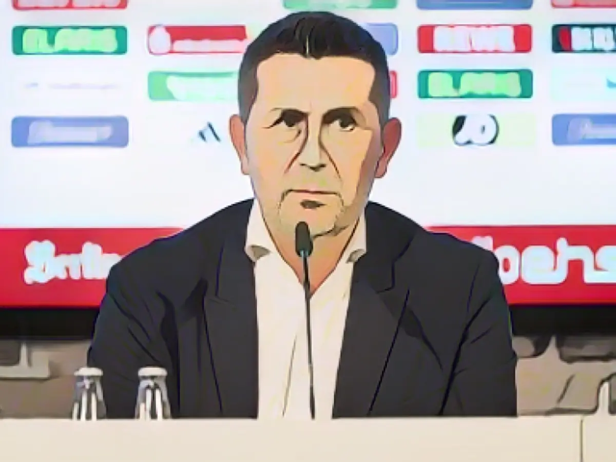 What immediately stands out about the new Union coach