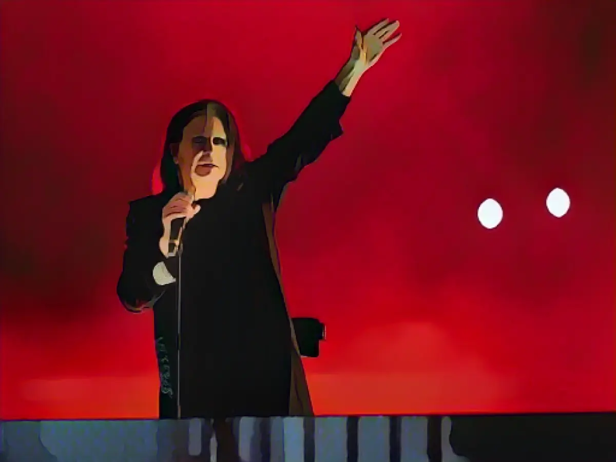 Ozzy Osbourne wants to take to the stage again