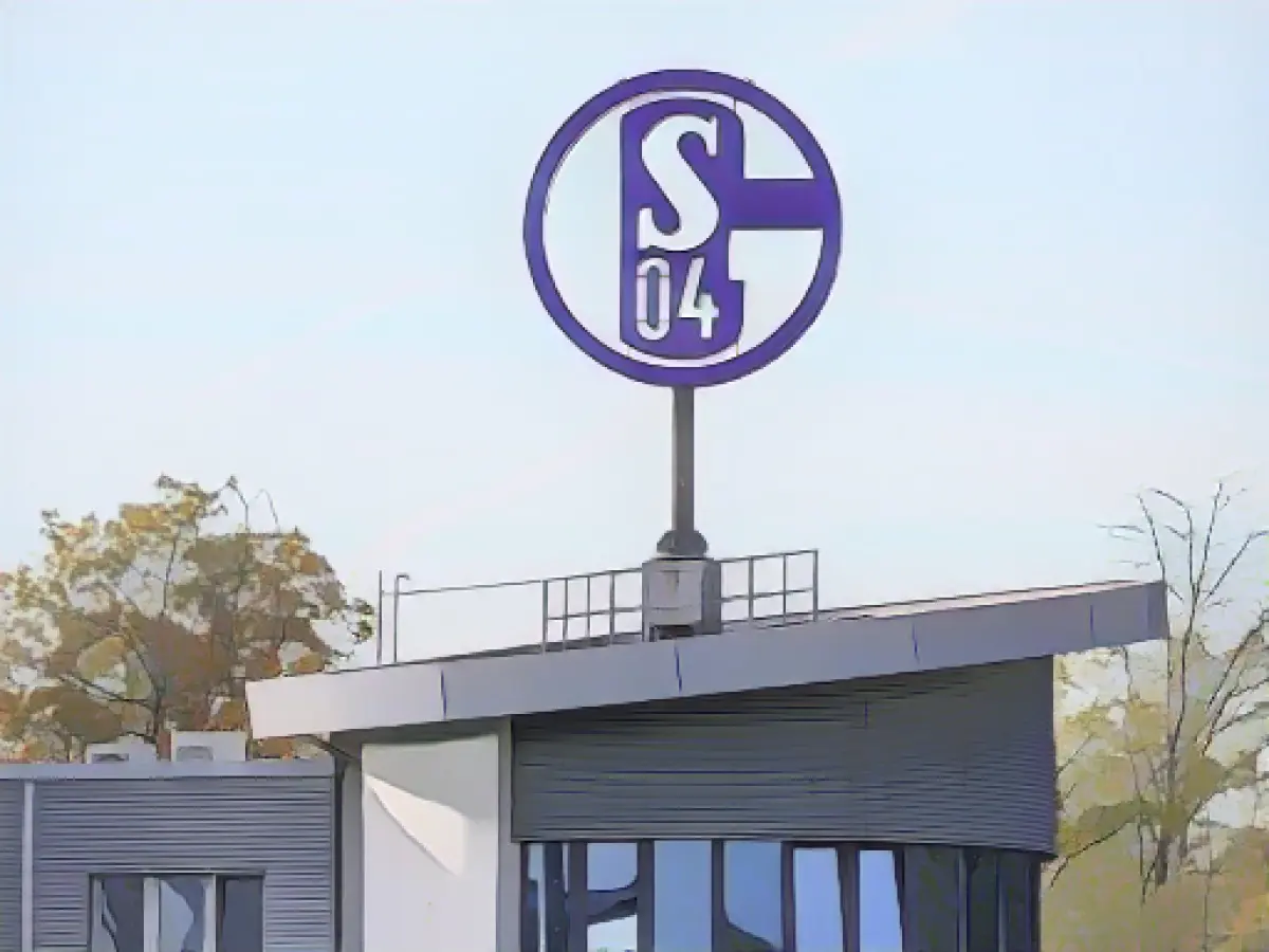 Schalke promises improvement in letter to members