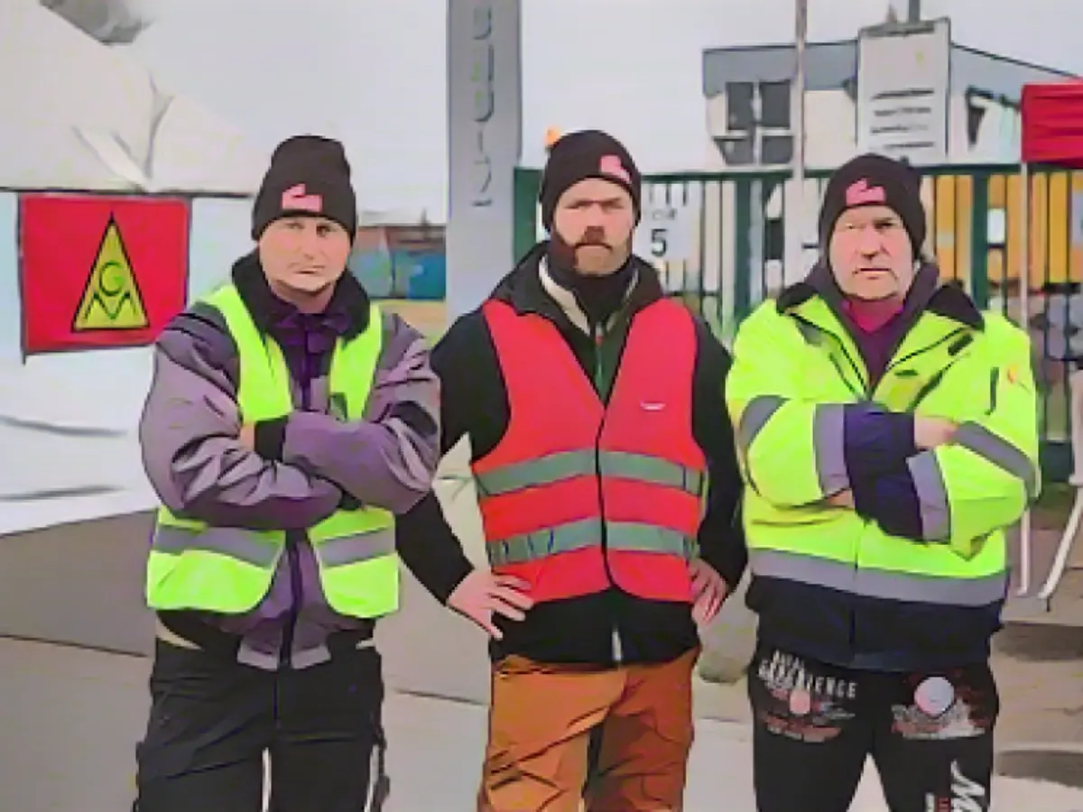 3 hard shifts, but the China boss only pays 2000 euros!