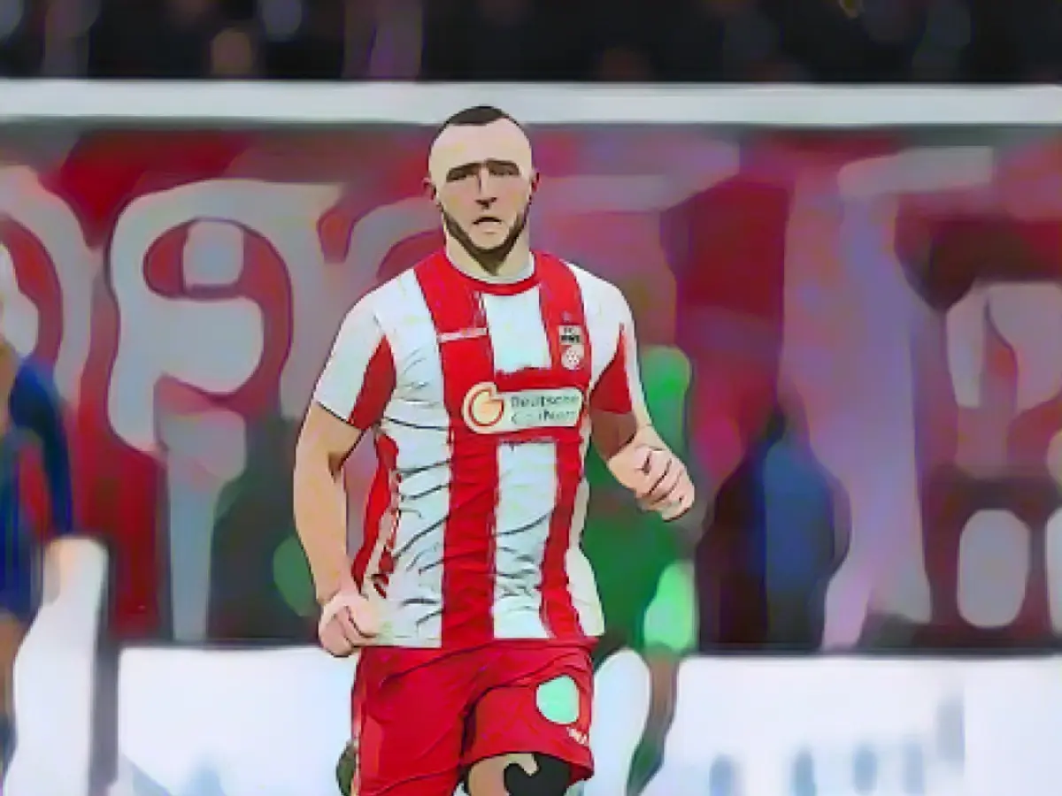 Crazy drinking announcement from fourth division pro