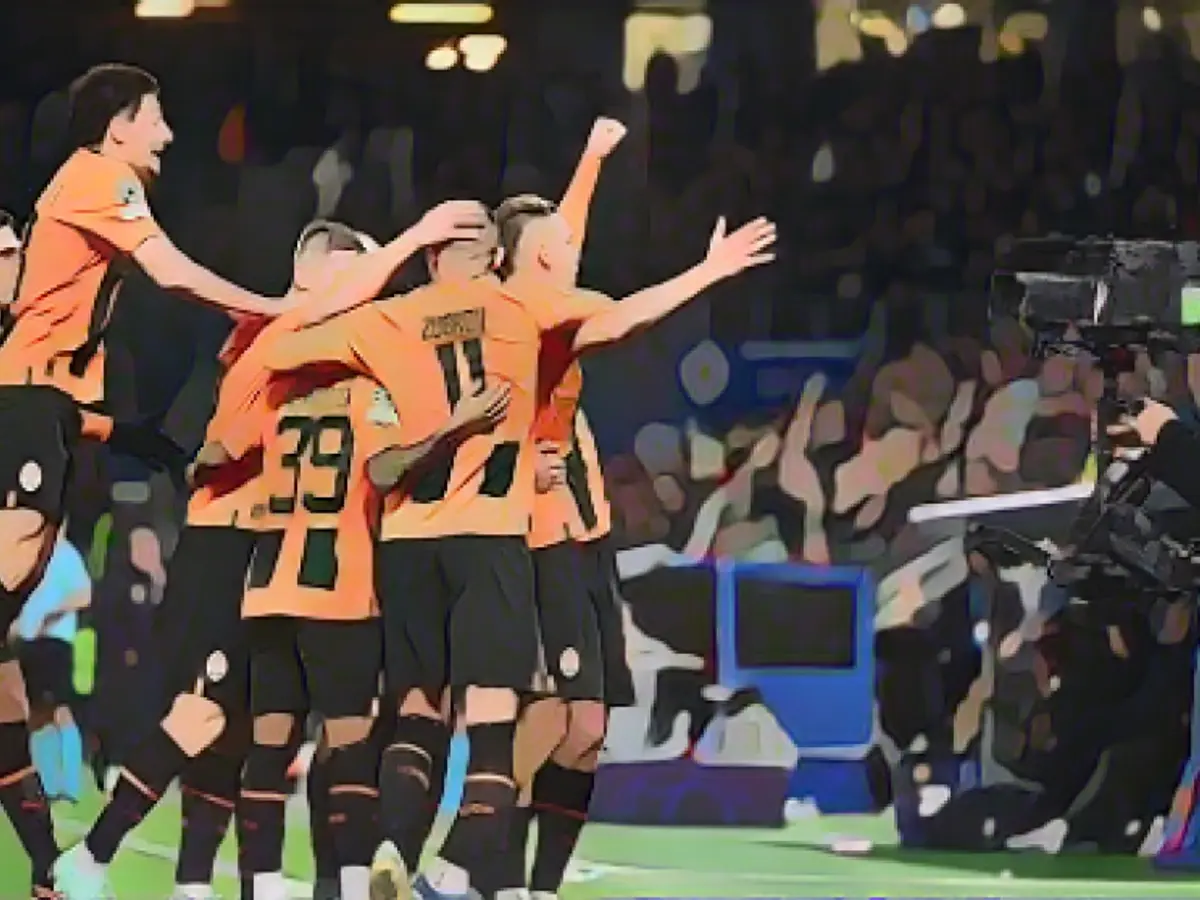 Premier League to continue at HSV Stadium?