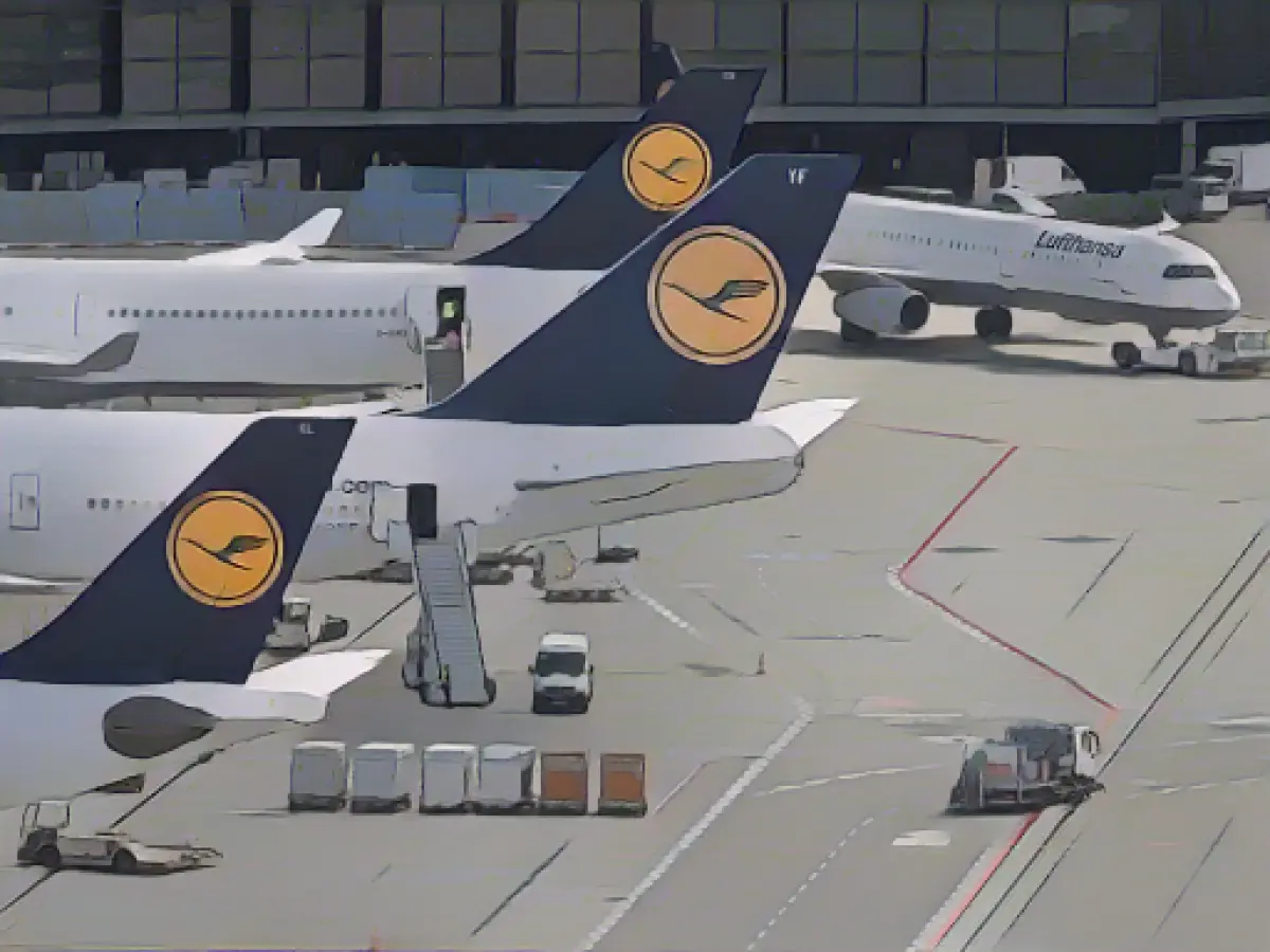 Onset of winter and IT disruption cause problems for Lufthansa