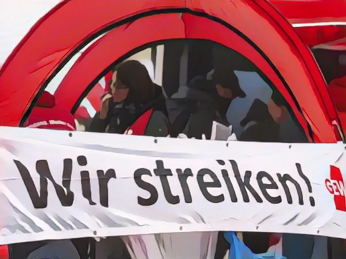 Teachers' warning strike: rally in Leipzig