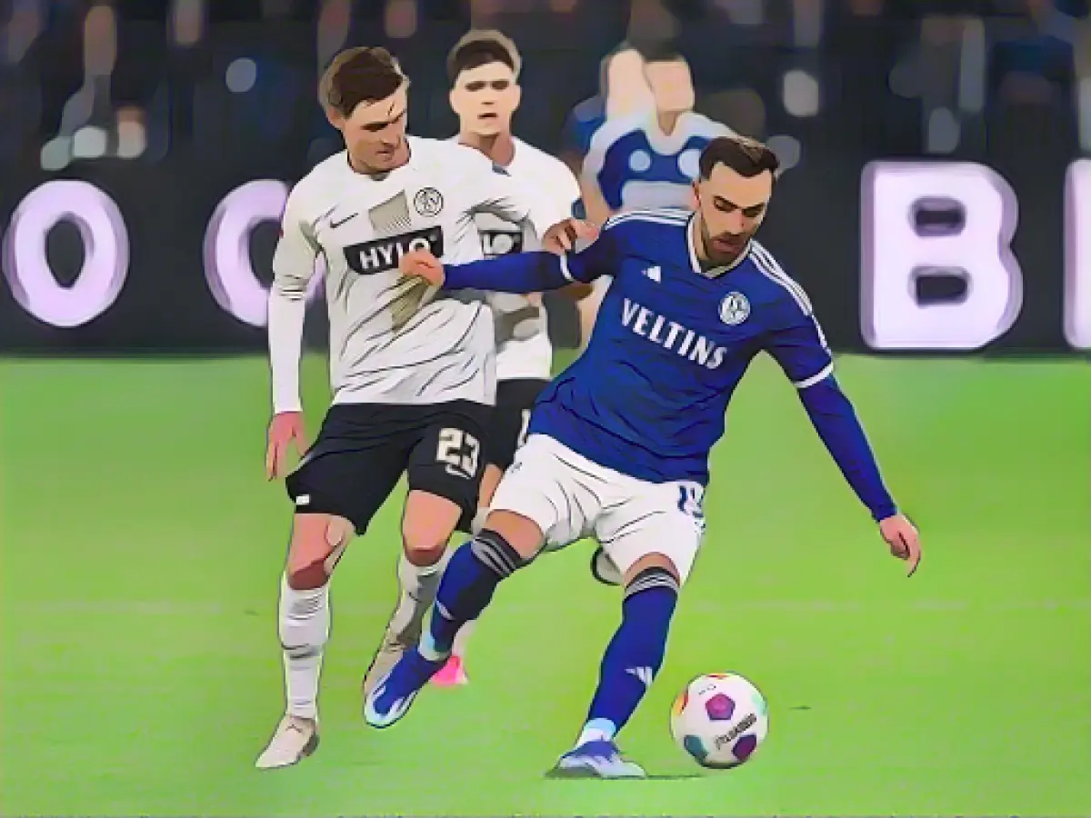 Elversberg's Sickinger extends contract until 2027