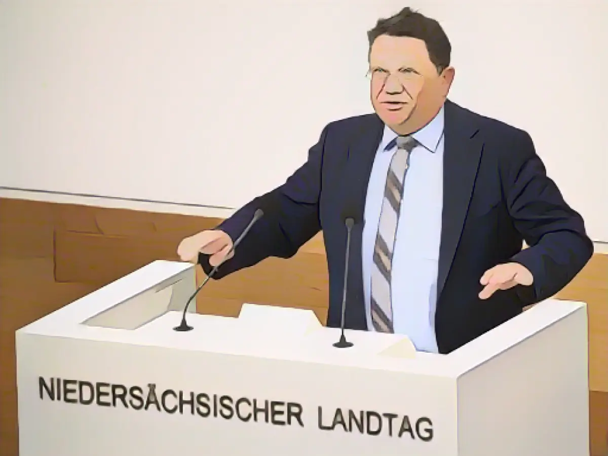 Minister: Reduce prejudices against HIV-positive people