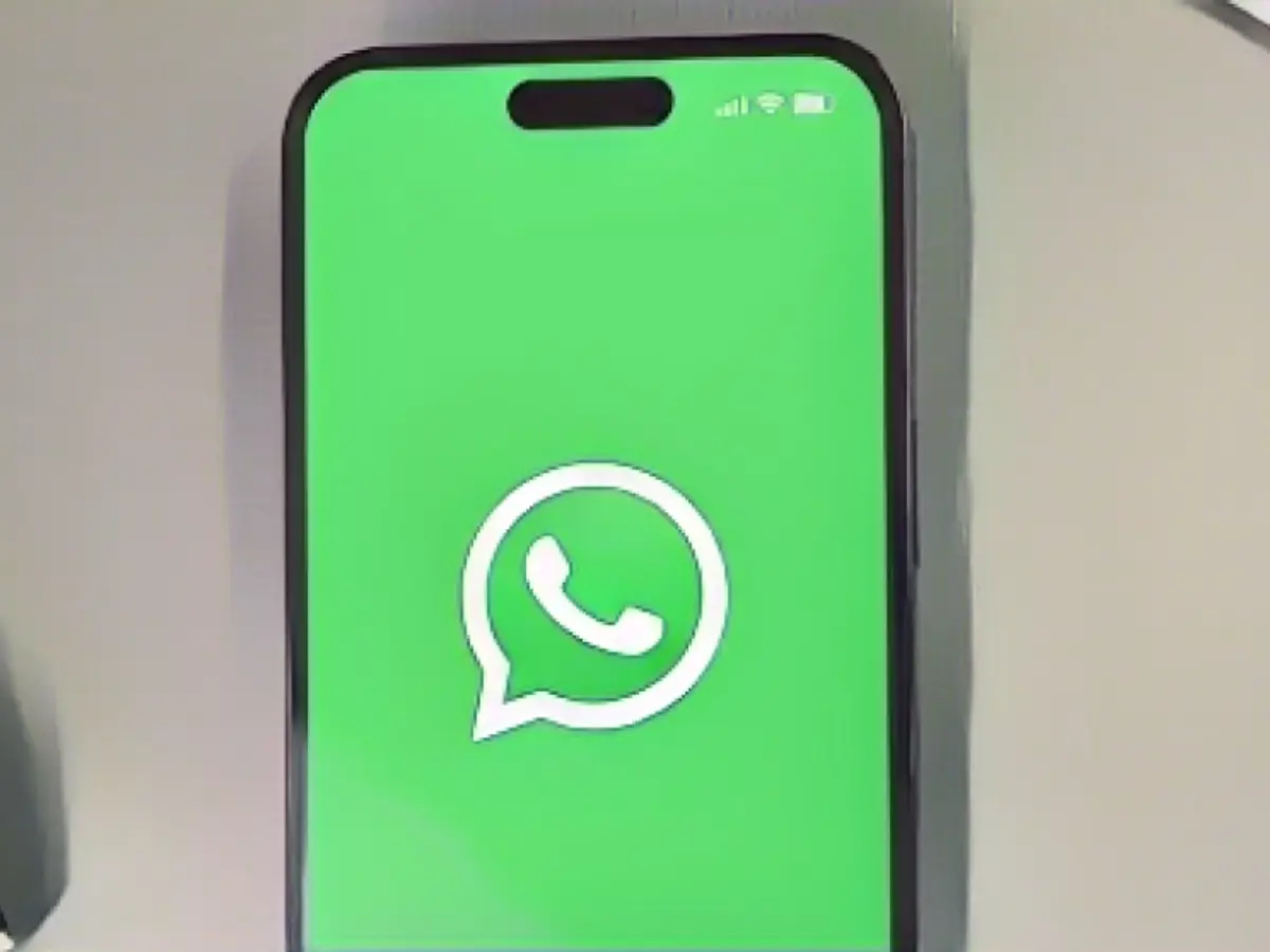 WhatsApp brings new Heimlich function