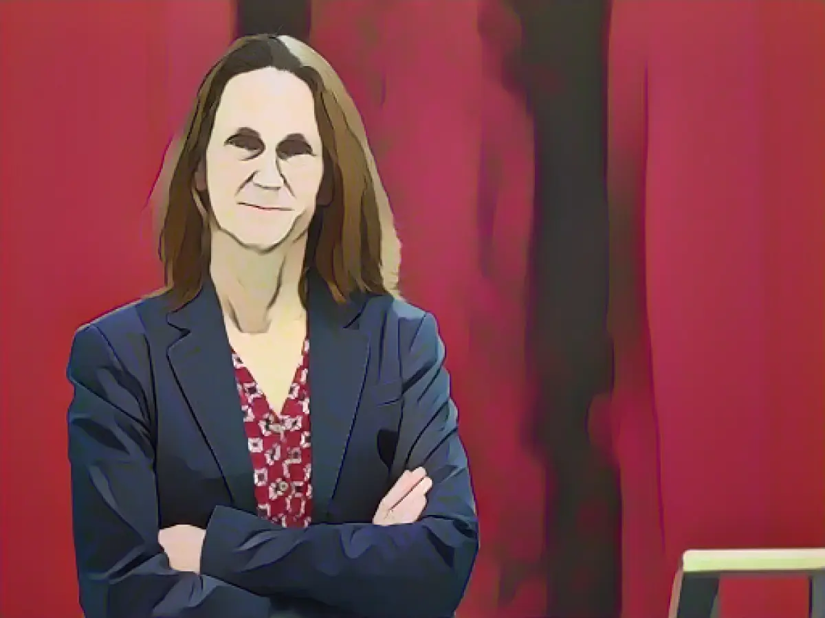 Kruppa criticizes payment cards for refugees