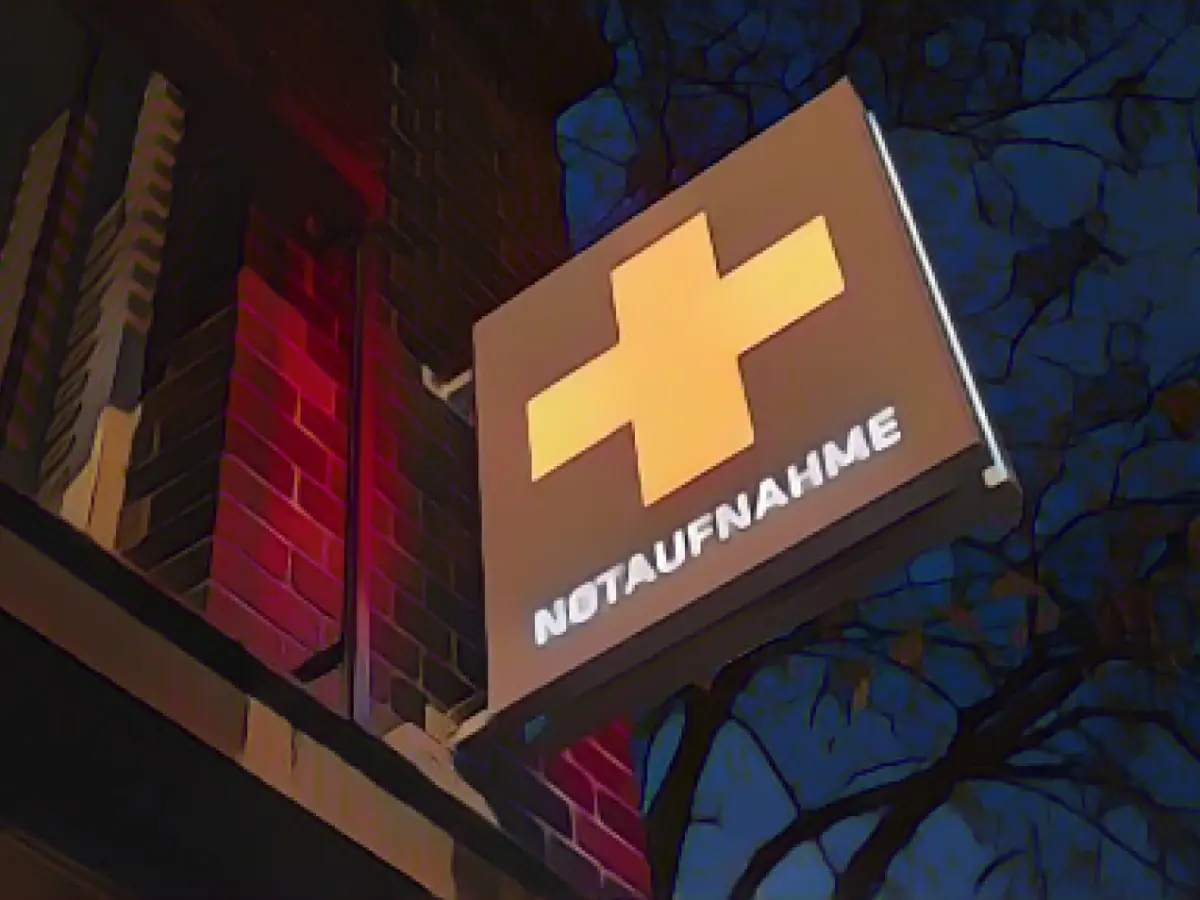 Cyclist in hospital after accident with streetcar