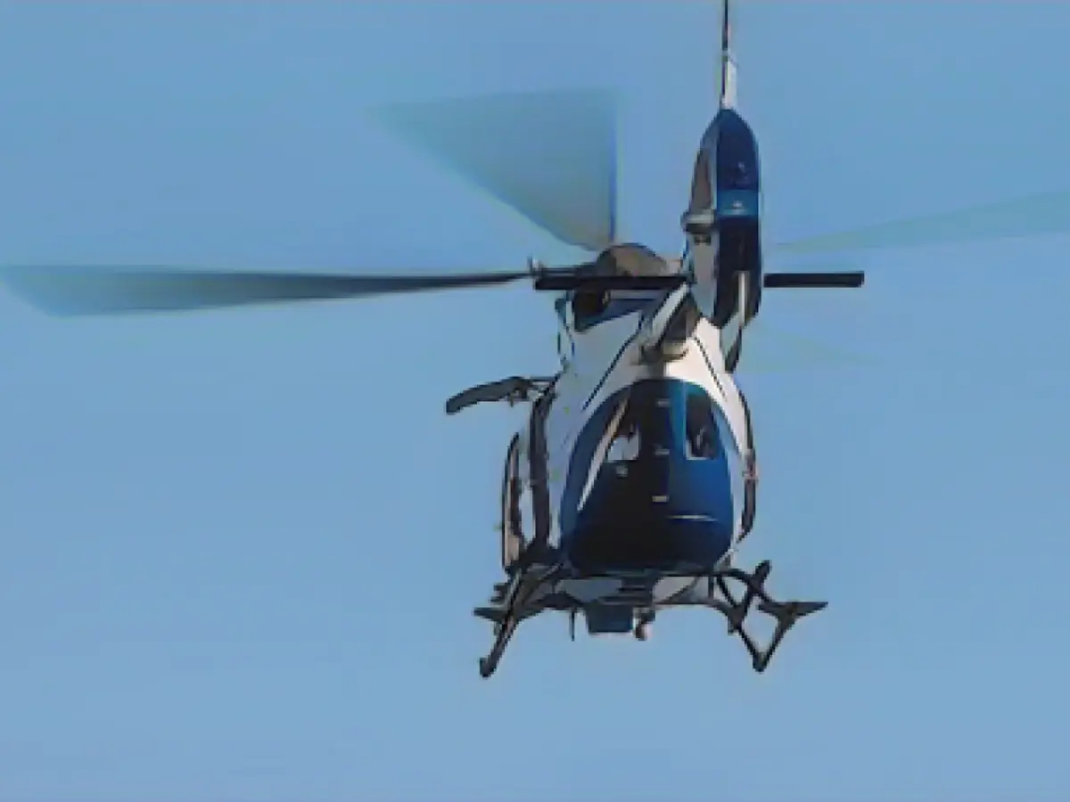 Pursuit with police helicopter after car theft
