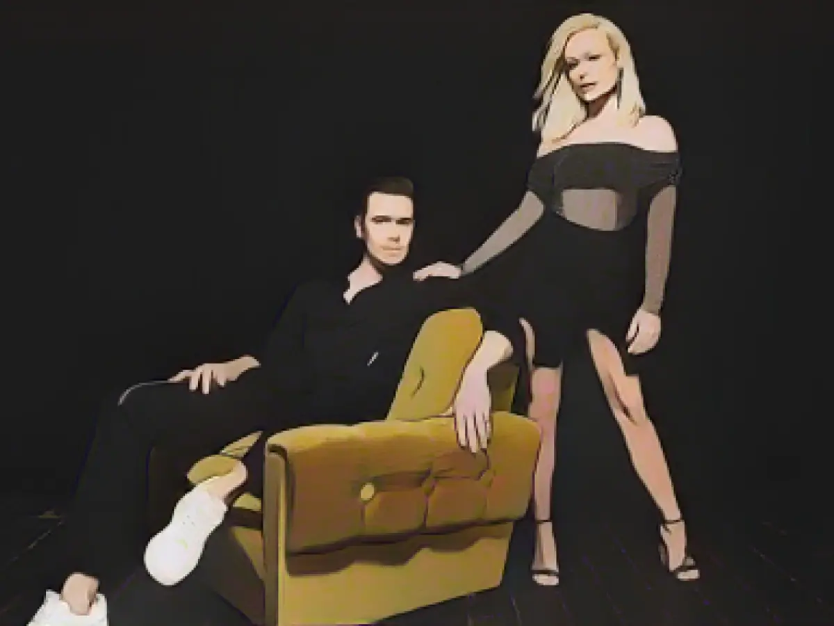 Hit couple sing about their unequal love