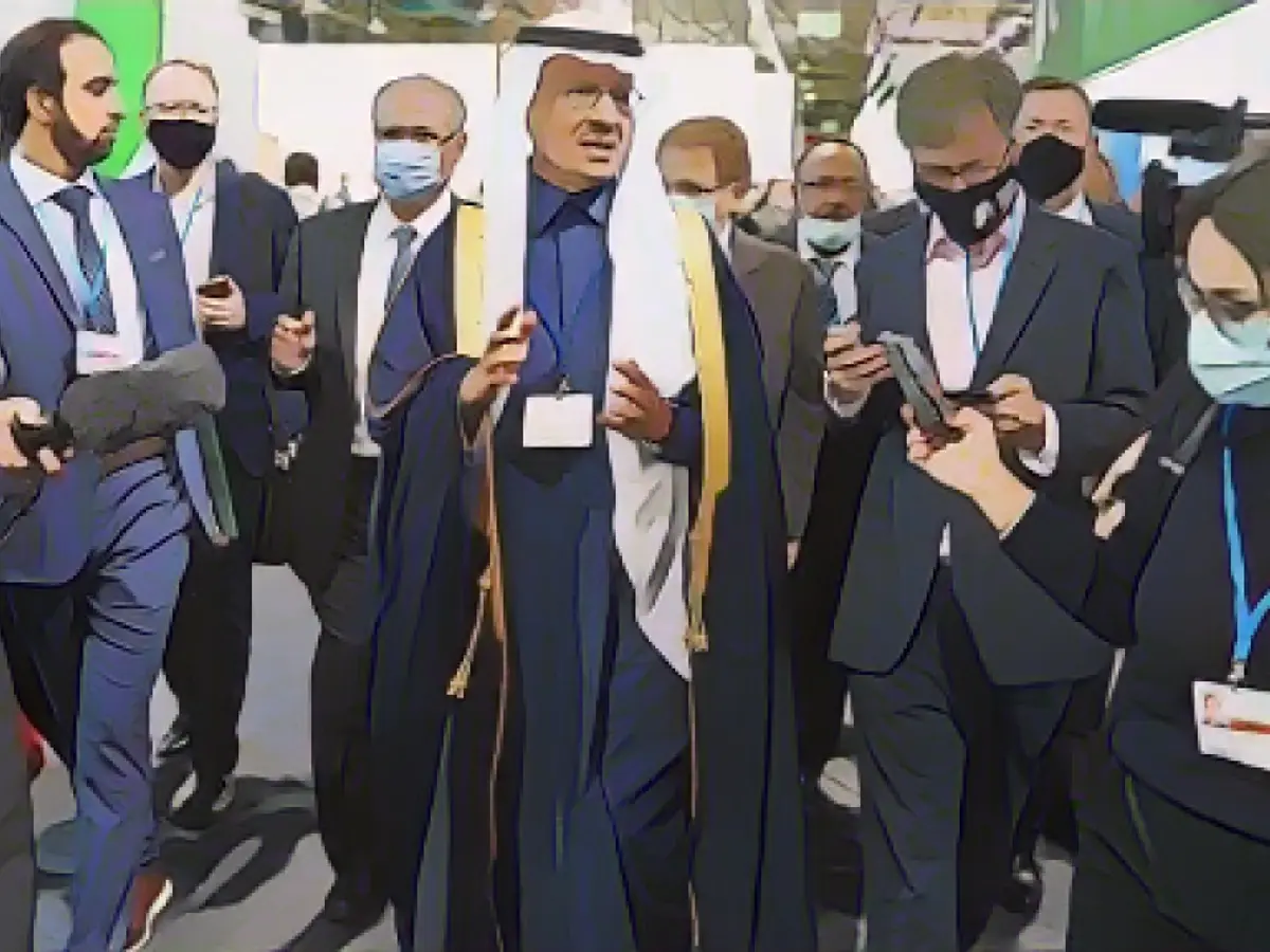 OPEC, Russia to increase oil output in January despite falling oil prices