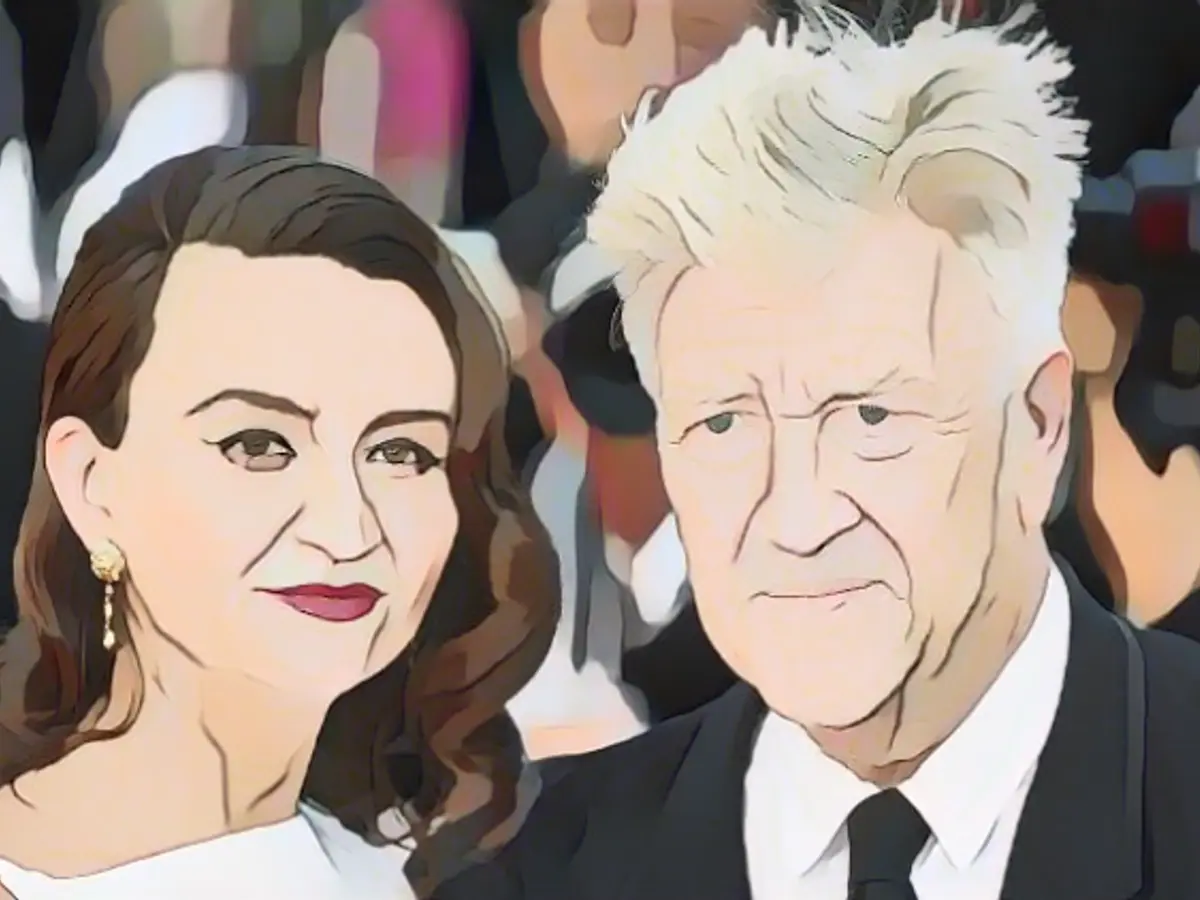 Cult director David Lynch faces fourth divorce