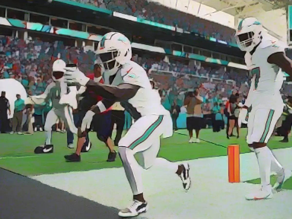 NFL revokes license of videographer involved in Miami Dolphins' Tyreek Hill backflip celebration