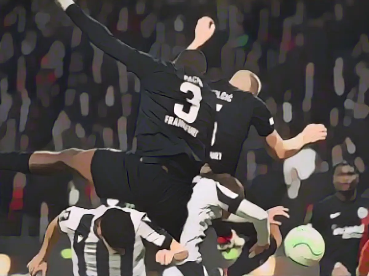 Frankfurt squanders last chance to win group