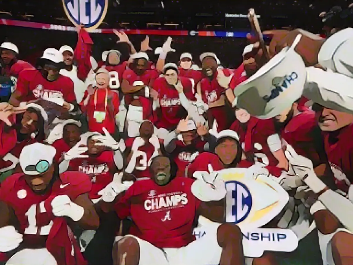 Alabama snaps No. 1 Georgia's 29-game winning streak in SEC title game