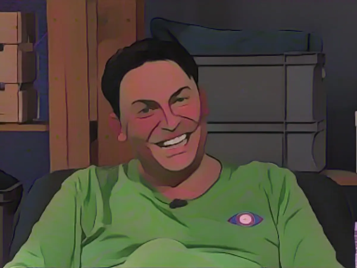 Matthias rails against his roommates