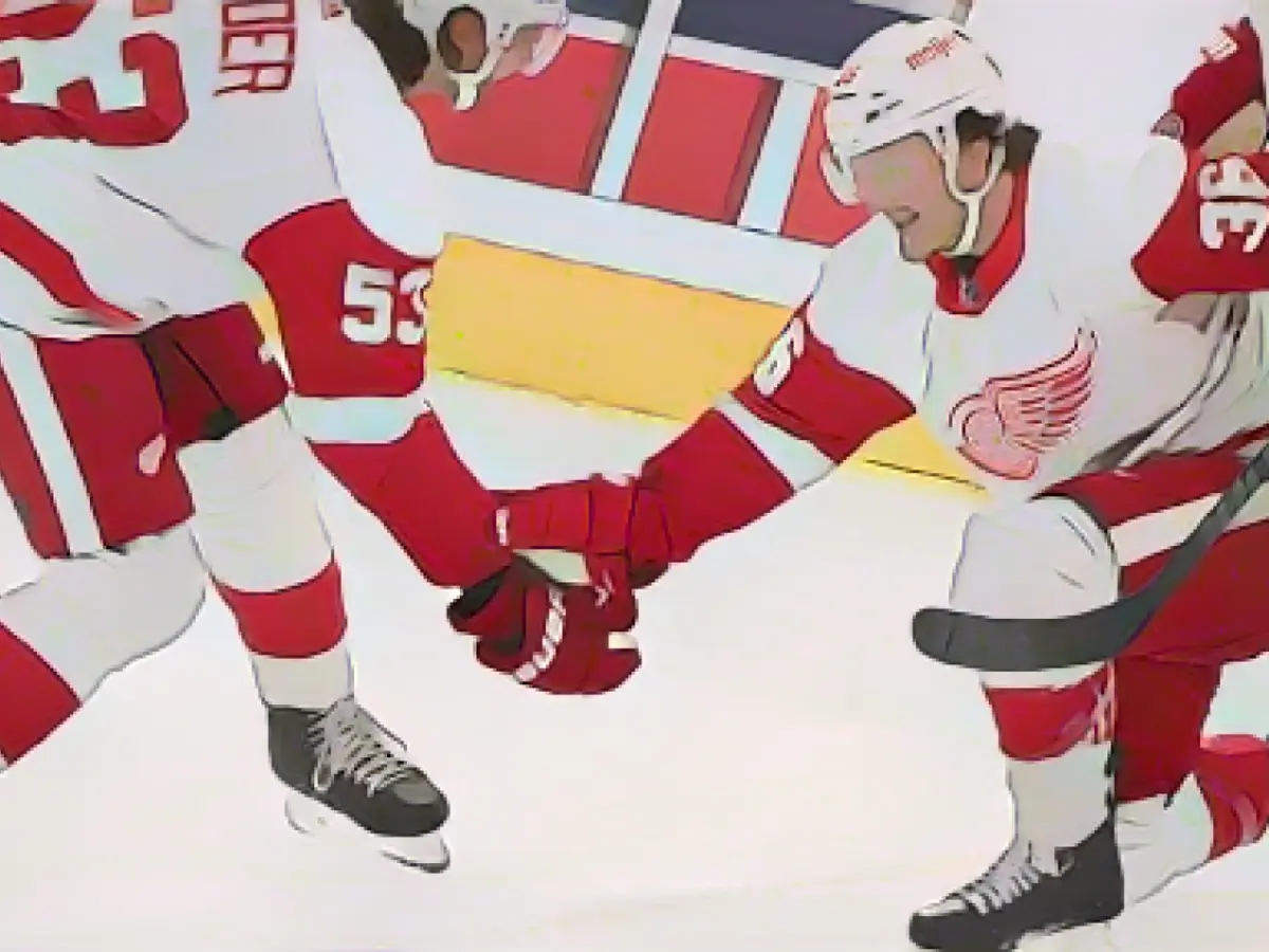 NHL: Seider provides two assists in Detroit win