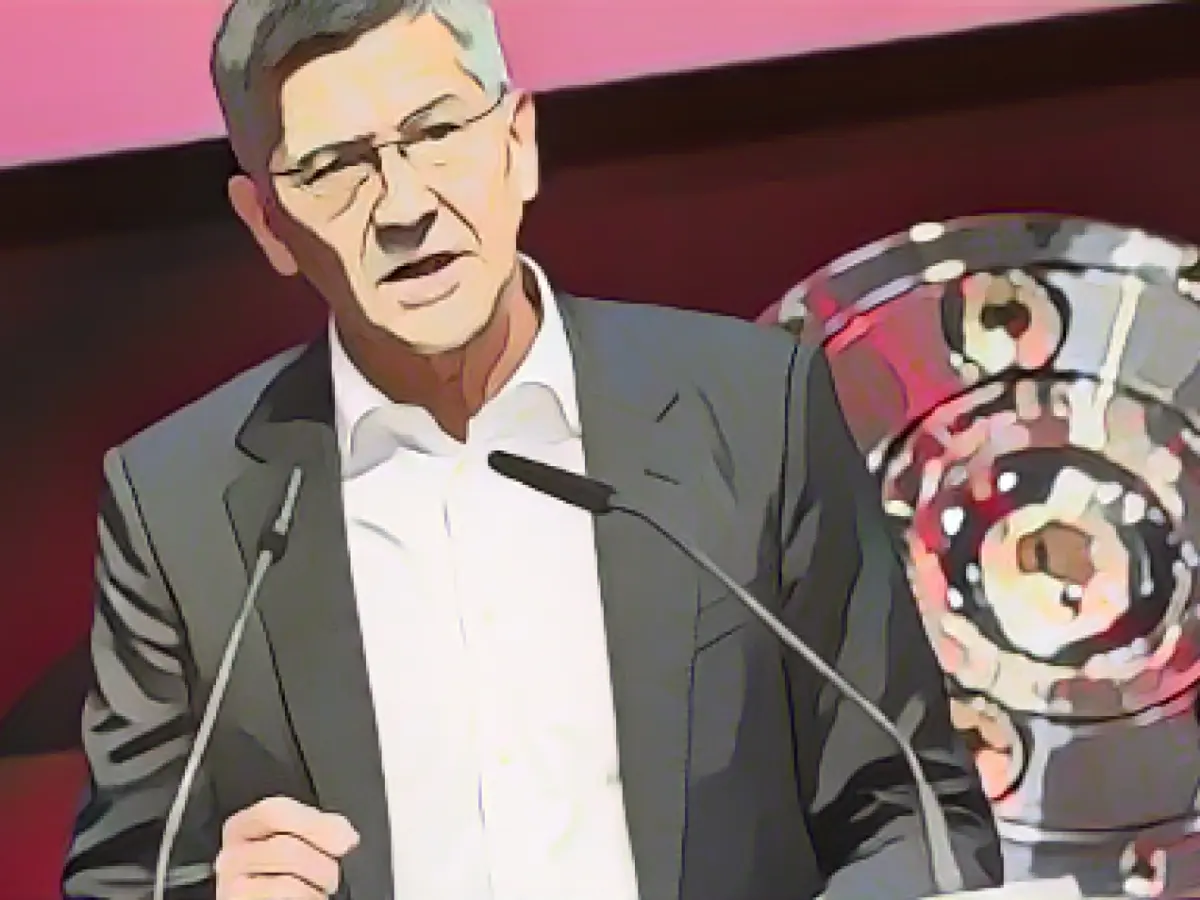 FC Bayern looks to defensive players for winter transfers